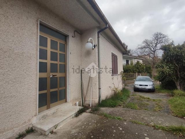 Villetta indipendente in vendita di 219 m² in Via Scavello, 2
