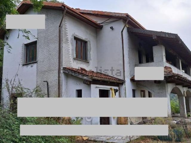 Villetta indipendente in vendita di 219 m² in Via Stazione, 3