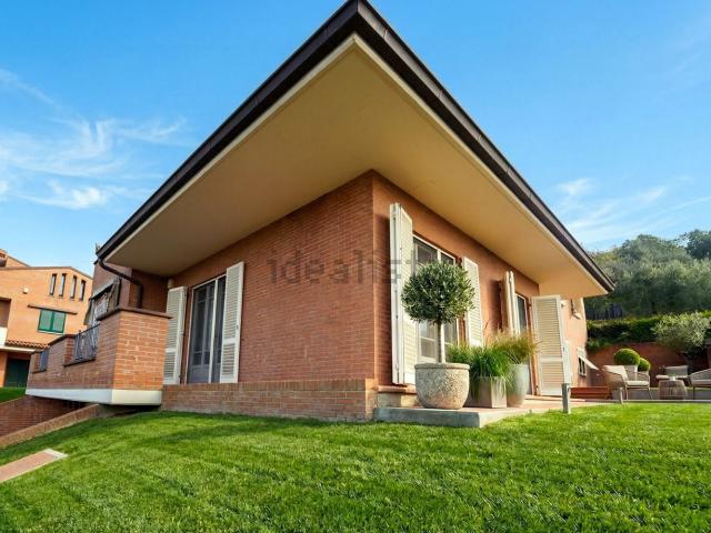 Villetta indipendente in vendita di 219 m² in Viale Carlo Marx, 44