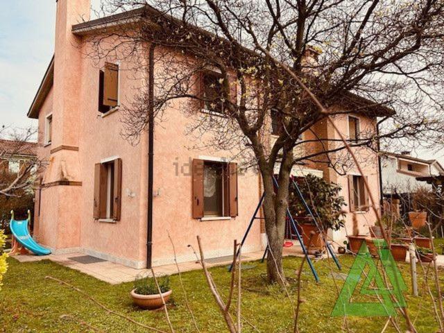 Villetta indipendente in vendita di 220 m²