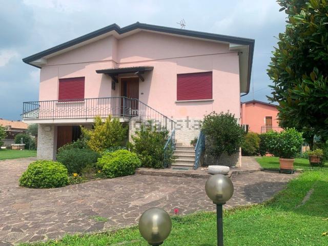 Villetta indipendente in vendita di 220 m²
