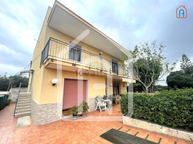 Villetta indipendente in vendita di 220 m²
