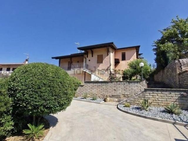 Villetta indipendente in vendita di 220 m²