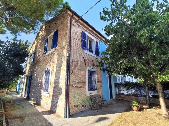 Villetta indipendente in vendita di 220 m² in Via 1ª Strada, 151