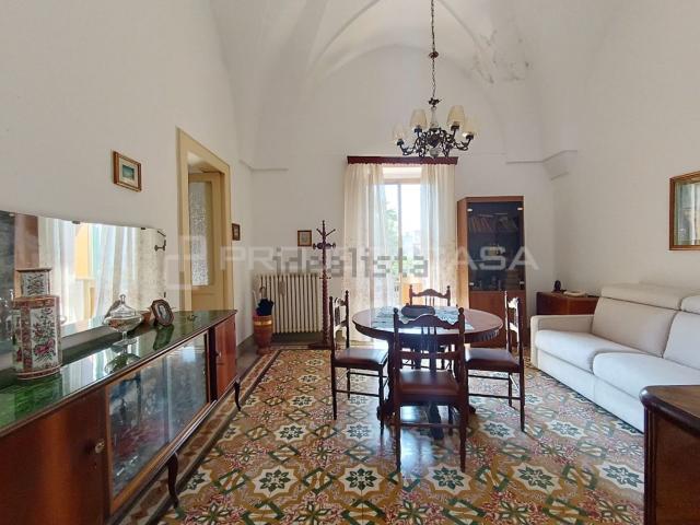 Villetta indipendente in vendita di 220 m² in Via C. Colombo, 5