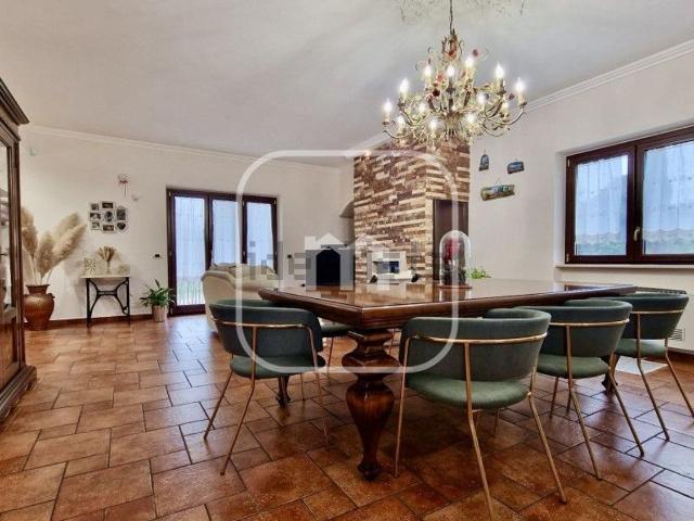 Villetta indipendente in vendita di 220 m² in Via Colle Siciliano