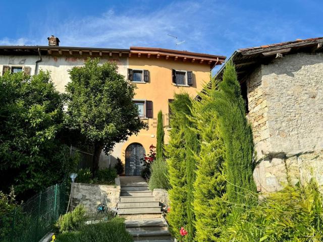 Villetta indipendente in vendita di 220 m² in Via Castello, 55