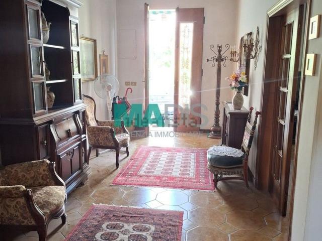 Villetta indipendente in vendita di 220 m² in Via Cesare Grassi