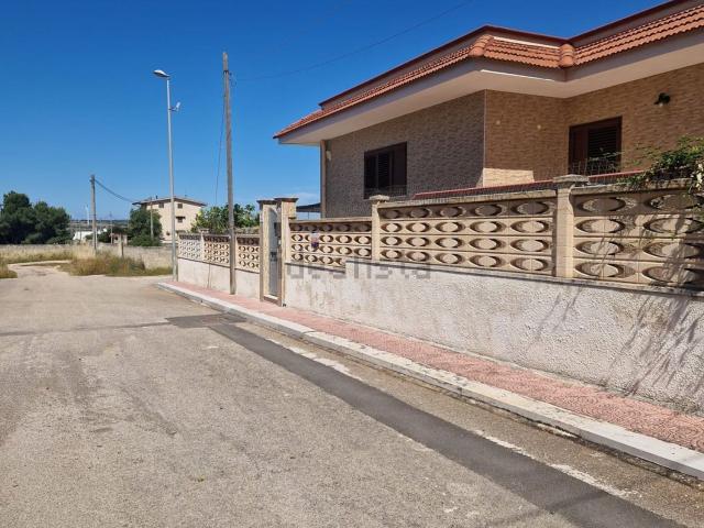 Villetta indipendente in vendita di 220 m² in Via A. Segni, 6