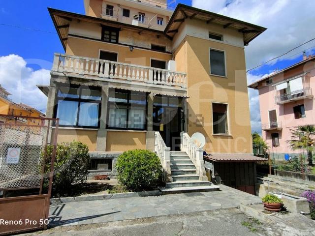 Villetta indipendente in vendita di 220 m² in Via Antonio Gramsci, 98