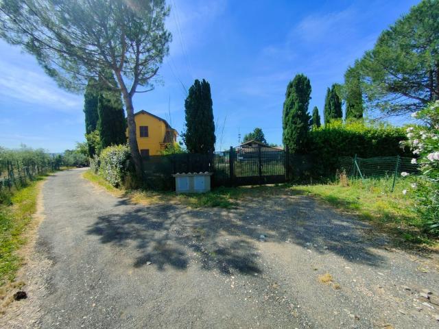 Villetta indipendente in vendita di 220 m² in Via Alenda