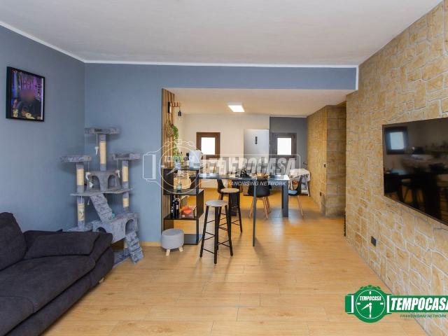 Villetta indipendente in vendita di 220 m² in Via Gallarate