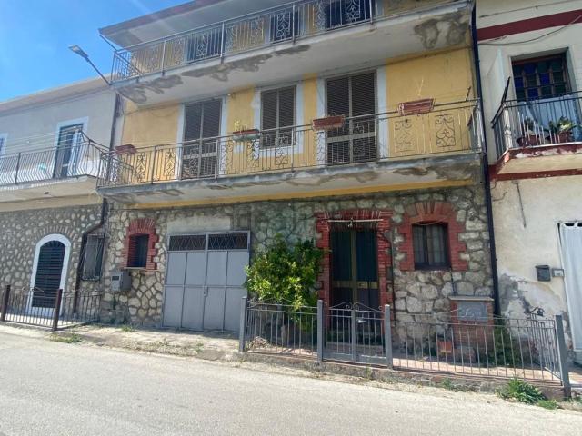 Villetta indipendente in vendita di 220 m² in Via Giordano Bruno, 10