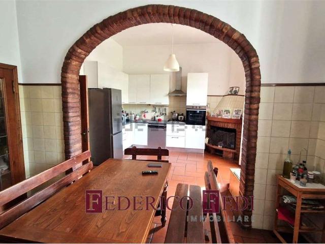 Villetta indipendente in vendita di 220 m² in Via Giovanni Pascoli