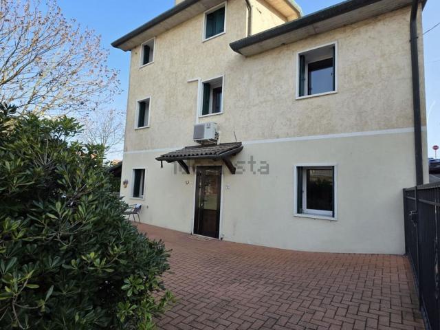 Villetta indipendente in vendita di 220 m² in Via Don Corato, 14