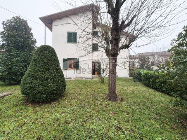 Villetta indipendente in vendita di 220 m² in Via del Commercio
