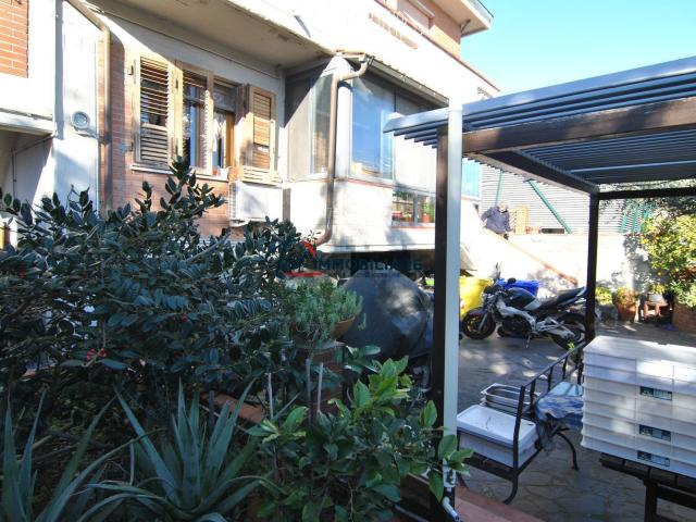 Villetta indipendente in vendita di 220 m² in Via dell&apos  Artigianato, 32