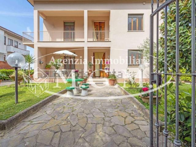 Villetta indipendente in vendita di 220 m² in Via Enrico Capecchi, 63