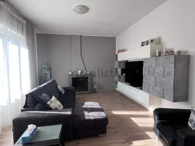 Villetta indipendente in vendita di 220 m² in Via Francesco Cassetti, 73