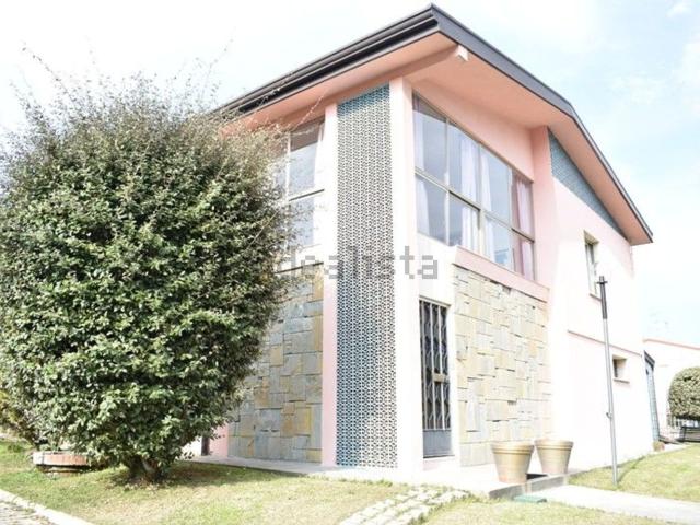 Villetta indipendente in vendita di 220 m² in Via I Maggio