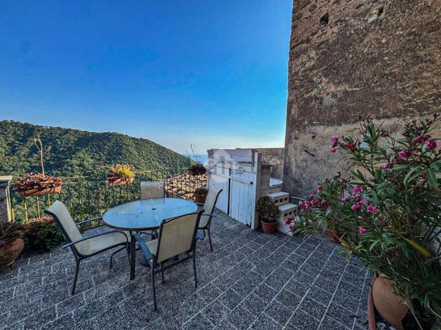 Villetta indipendente in vendita di 220 m² in Via Indipendenza, 7