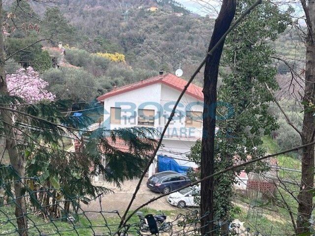 Villetta indipendente in vendita di 220 m² in Via II Giugno, 46