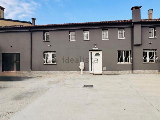 Villetta indipendente in vendita di 220 m² in Via Isidoro Orlandi