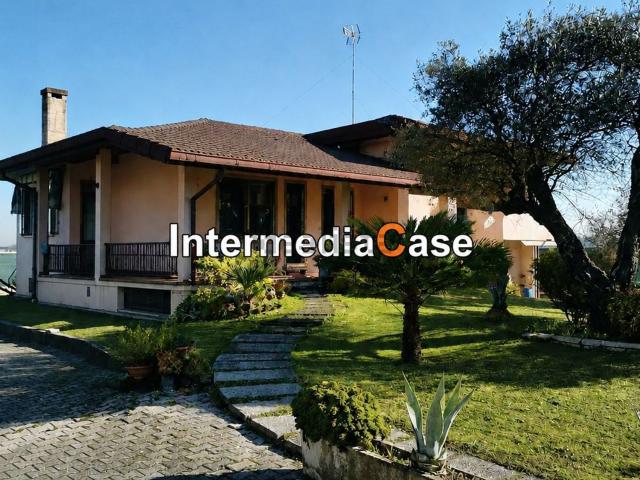 Villetta indipendente in vendita di 220 m² in Via Orsaretto, 30