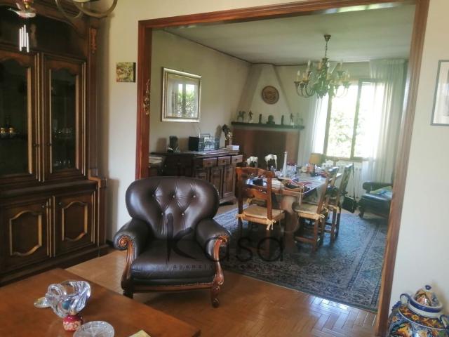 Villetta indipendente in vendita di 220 m² in Via Liguria