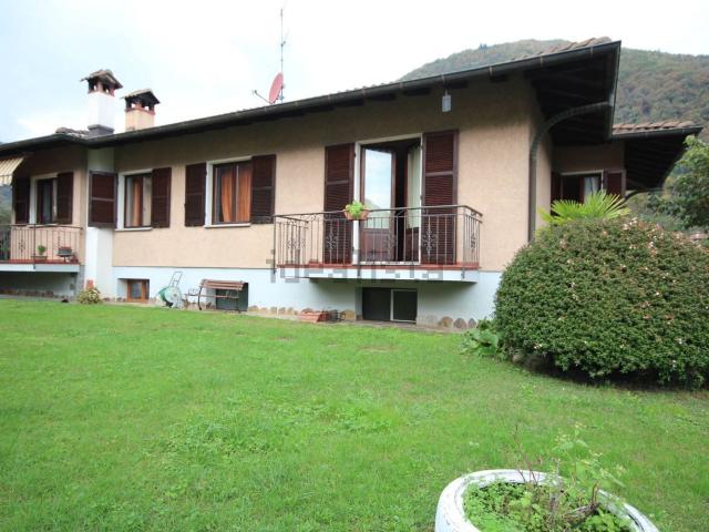Villetta indipendente in vendita di 220 m² in Via Madonna delle Grazie, 58