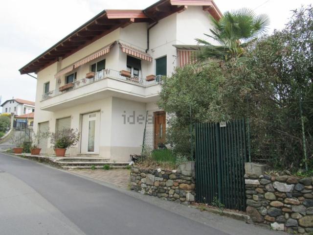 Villetta indipendente in vendita di 220 m² in Via Madonnina, 22