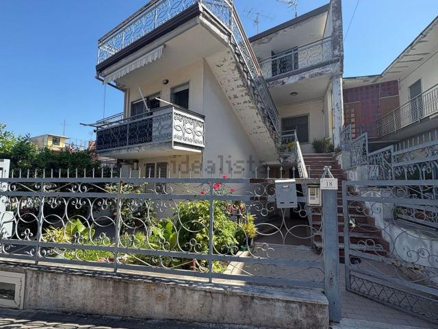 Villetta indipendente in vendita di 220 m² in Via Marconi