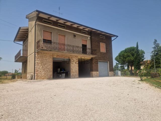 Villetta indipendente in vendita di 220 m² in Via Marscianese del Piano, 26
