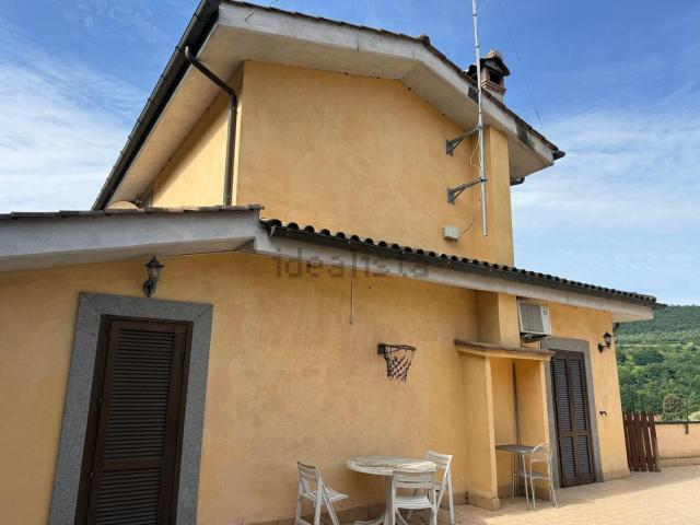 Villetta indipendente in vendita di 220 m² in Via Santa Maria