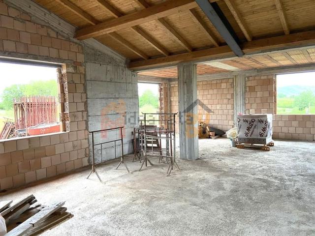 Villetta indipendente in vendita di 220 m² in Via Setteponti