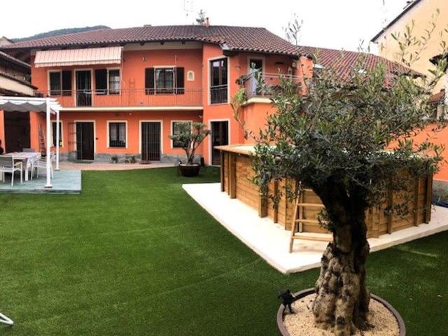 Villetta indipendente in vendita di 220 m² in Via Palestro