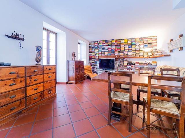 Villetta indipendente in vendita di 220 m² in Via Partigiani