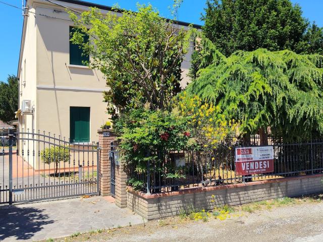 Villetta indipendente in vendita di 220 m² in Via Petrosa, 295