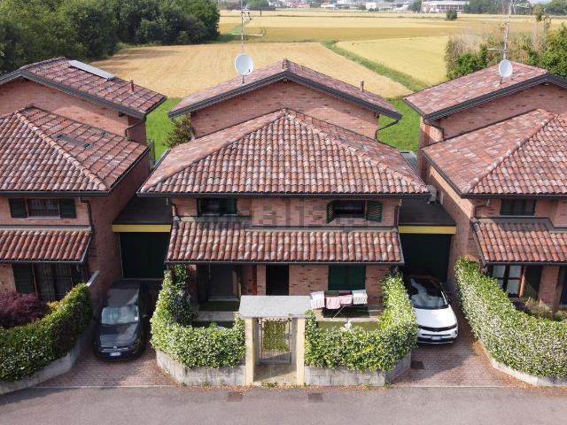 Villetta indipendente in vendita di 220 m² in Via per Rovello, 49