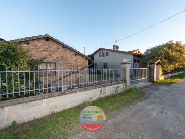 Villetta indipendente in vendita di 220 m² in Via Piave, 10