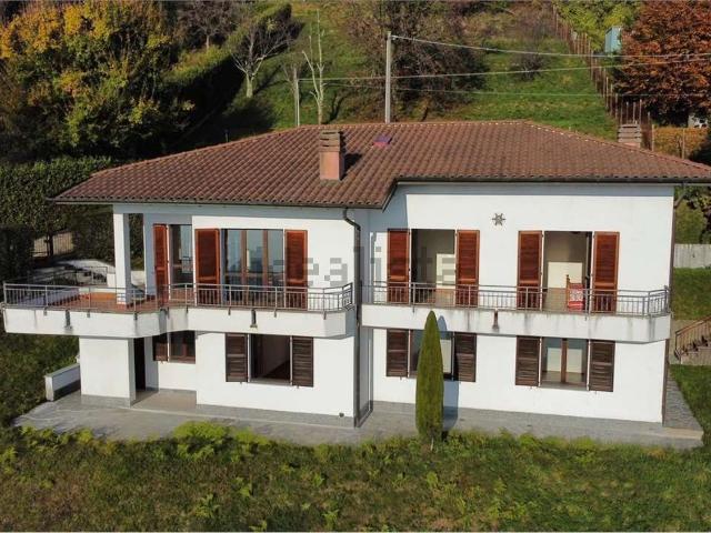Villetta indipendente in vendita di 220 m² in Via Roma