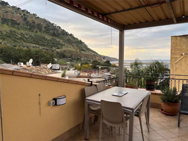 Villetta indipendente in vendita di 220 m² in Via Renda