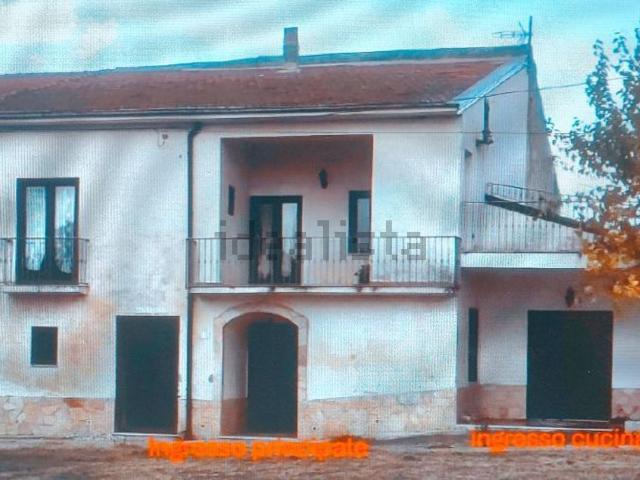 Villetta indipendente in vendita di 220 m² in Via Taburno