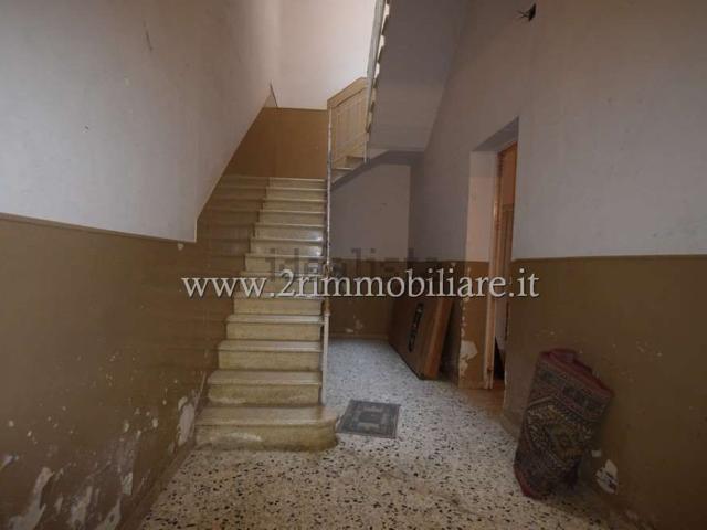Villetta indipendente in vendita di 220 m² in Via Volturno