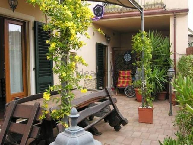 Villetta indipendente in vendita di 220 m² in Via Vittorio Veneto
