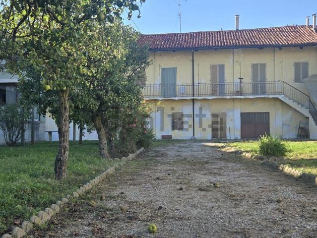 Villetta indipendente in vendita di 220 m² in Via Visconti Venosta, 134