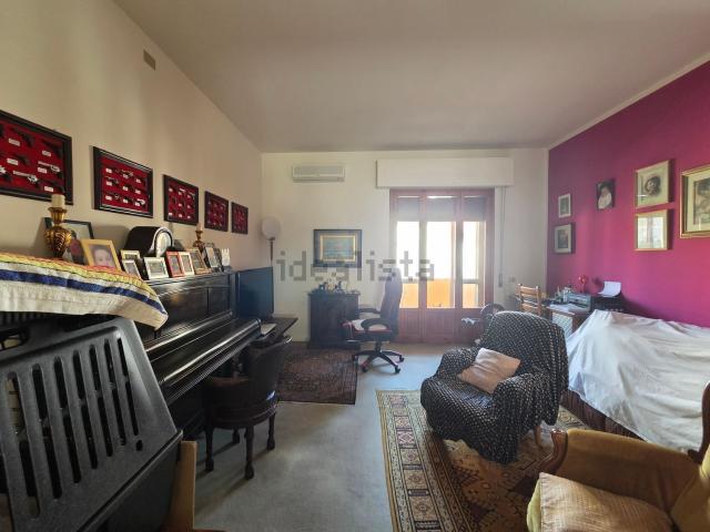 Villetta indipendente in vendita di 220 m² in Viale Fratelli Cervi