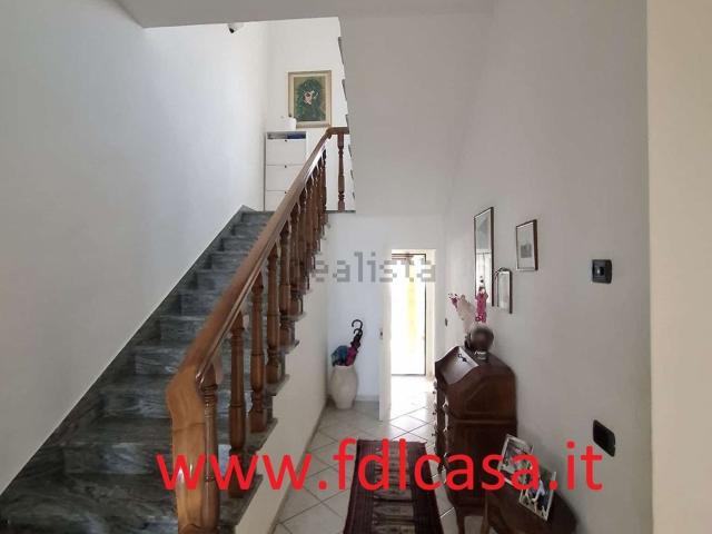 Villetta indipendente in vendita di 220 m² in Viale Guglielmo Marconi