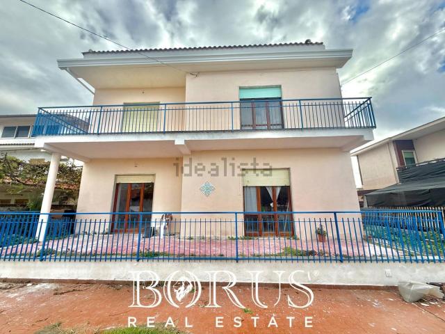 Villetta indipendente in vendita di 220 m² in Viale Magnasco