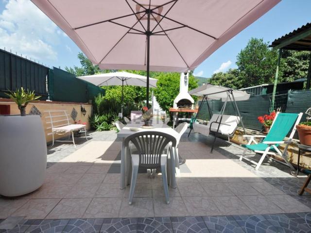 Villetta indipendente in vendita di 220 m² in Viale Montegrappa